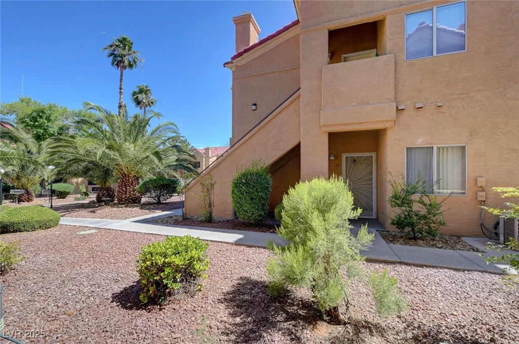 900 Heavenly Hills, Las Vegas, NV 89145