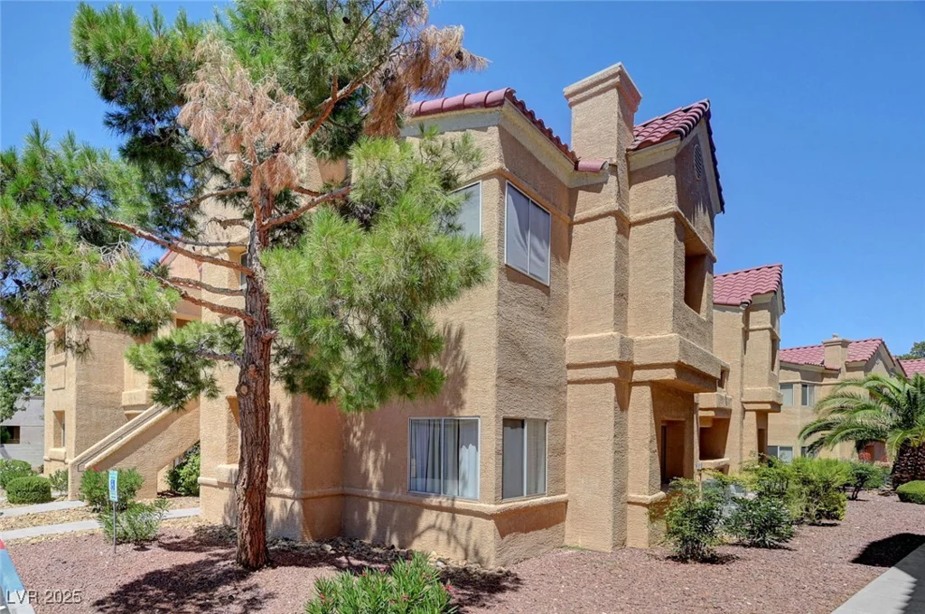 900 Heavenly Hills, Las Vegas, NV 89145