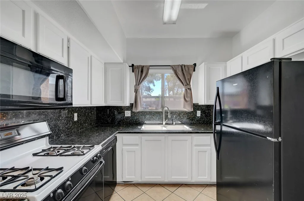 900 Heavenly Hills, Las Vegas, NV 89145