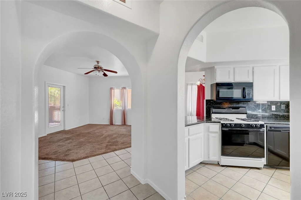 900 Heavenly Hills, Las Vegas, NV 89145