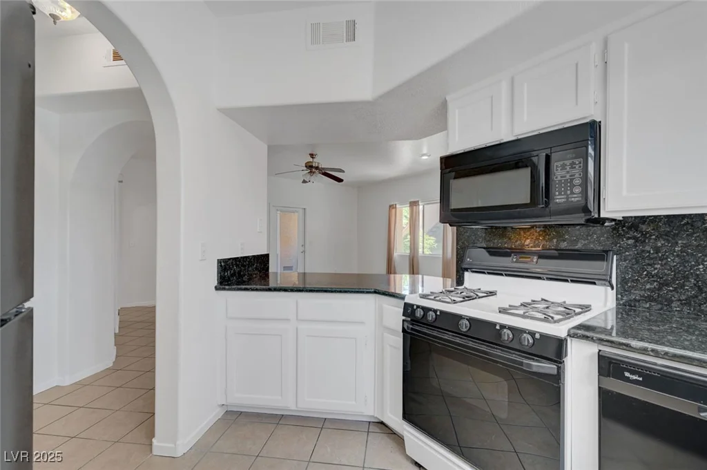 900 Heavenly Hills, Las Vegas, NV 89145