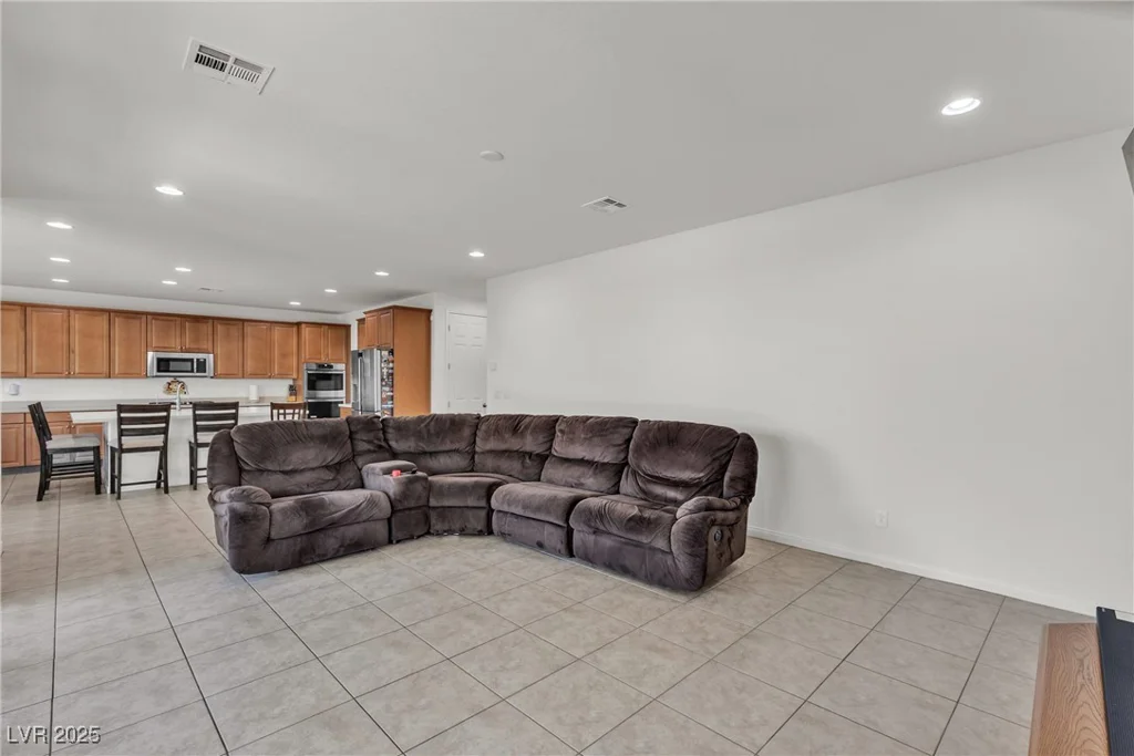 6370 Ava Ridge, Las Vegas, NV 89141