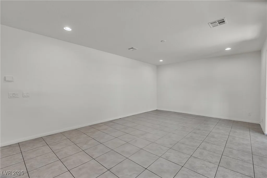 6370 Ava Ridge, Las Vegas, NV 89141