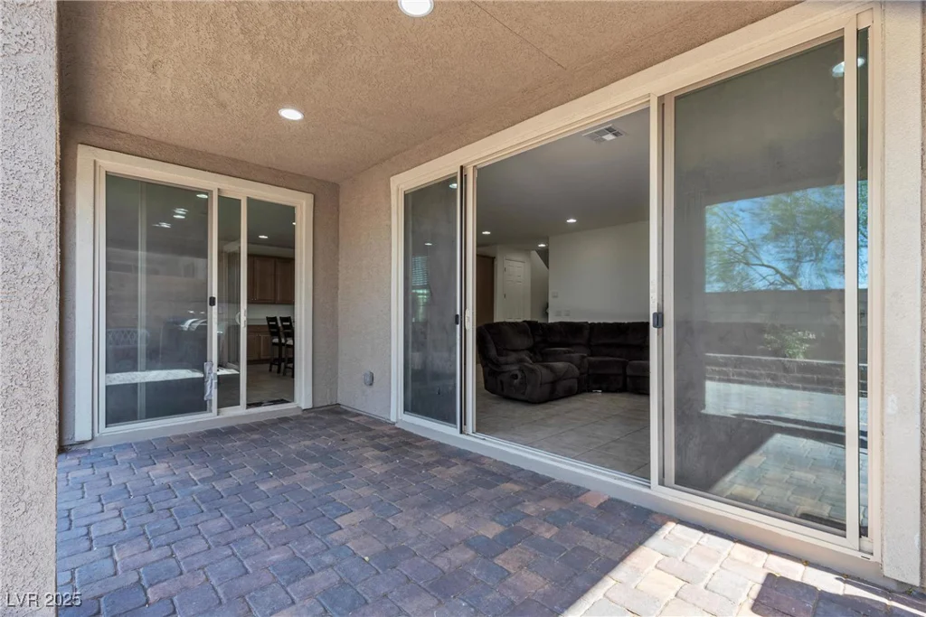 6370 Ava Ridge, Las Vegas, NV 89141