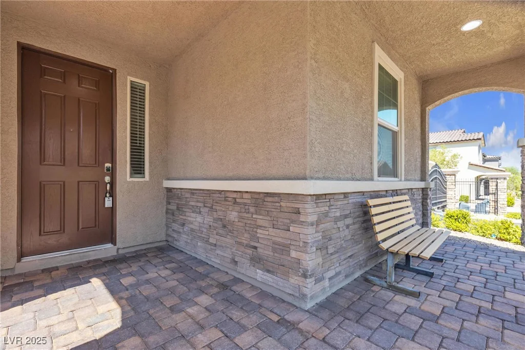 6370 Ava Ridge, Las Vegas, NV 89141