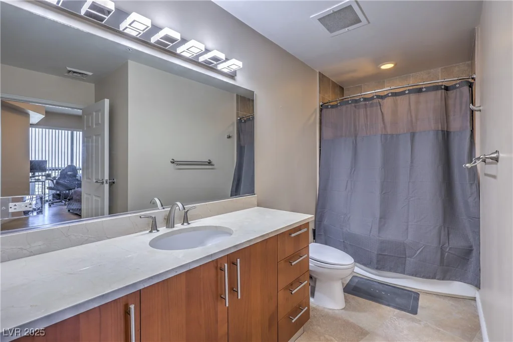 200 Sahara, Las Vegas, NV 89102