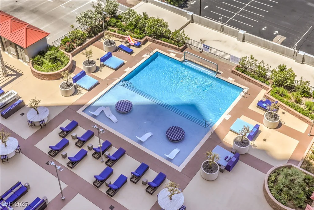 200 Sahara, Las Vegas, NV 89102