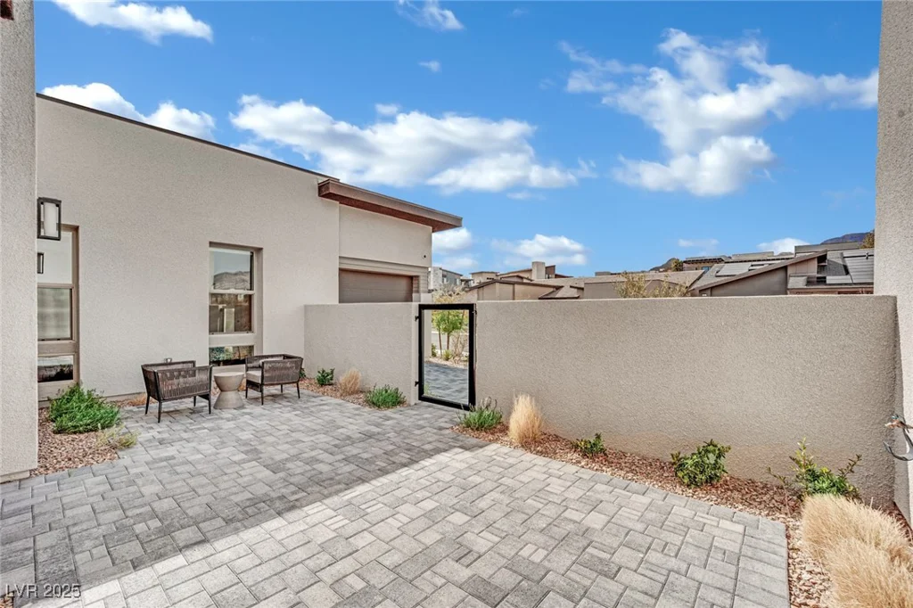 818 Calluna, Las Vegas, NV 89138