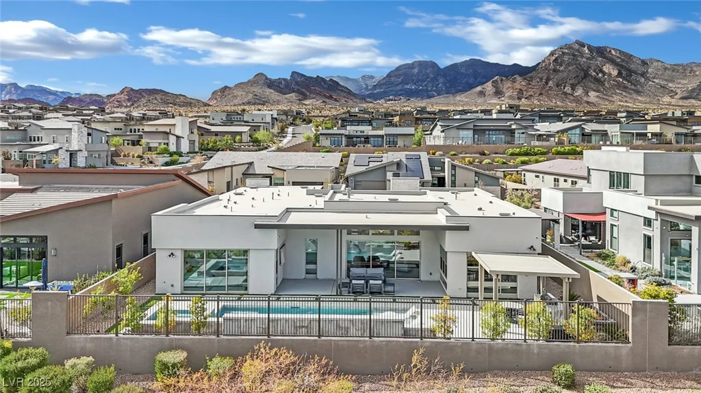 818 Calluna, Las Vegas, NV 89138