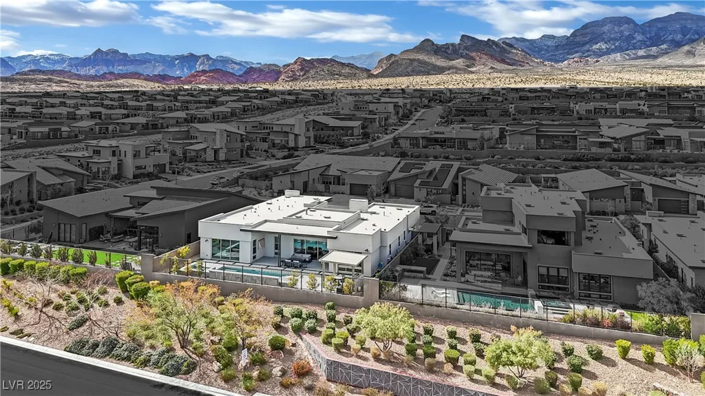 818 Calluna, Las Vegas, NV 89138
