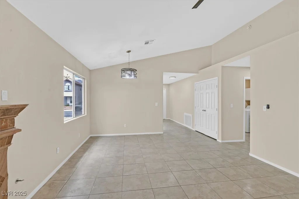 5820 Royal Castle, Las Vegas, NV 89130