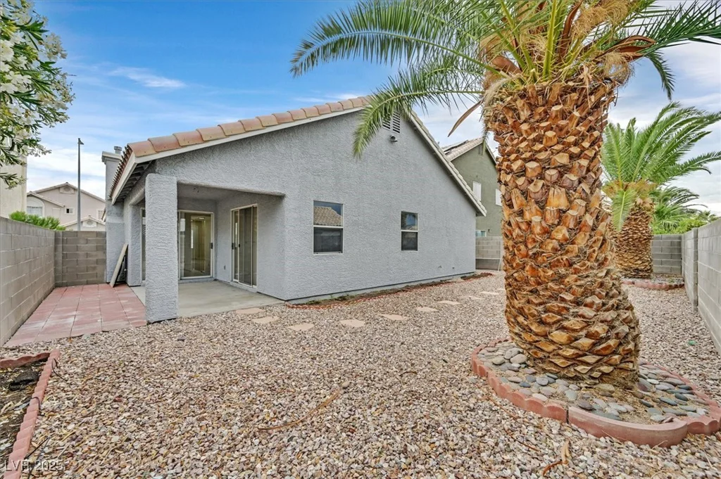 5820 Royal Castle, Las Vegas, NV 89130