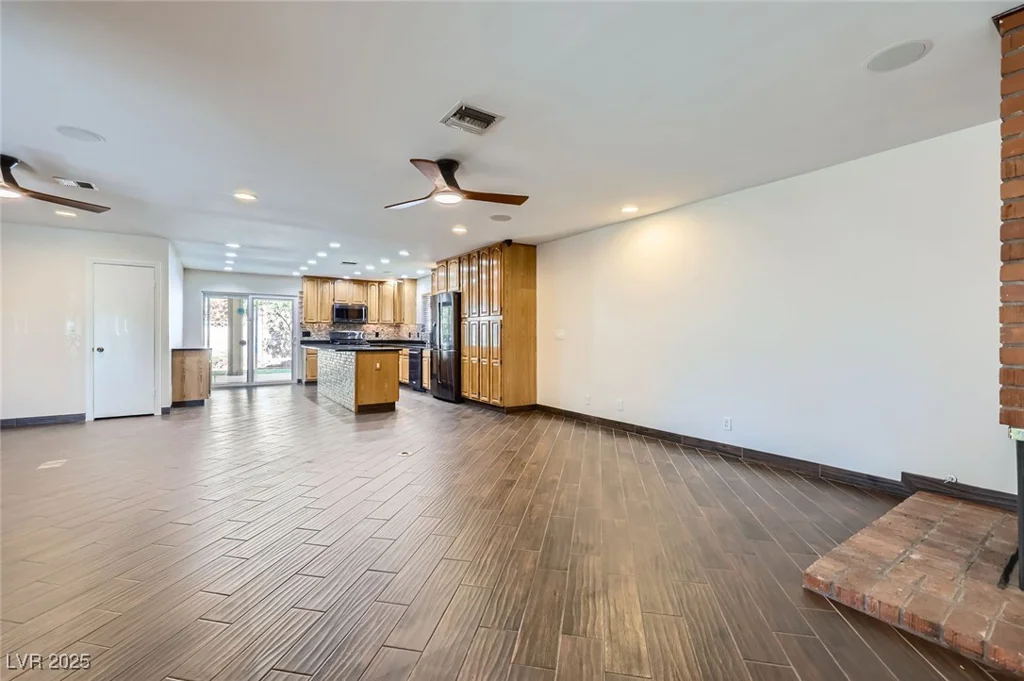 3557 Wayne, Las Vegas, NV 89121