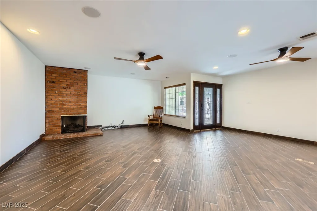3557 Wayne, Las Vegas, NV 89121