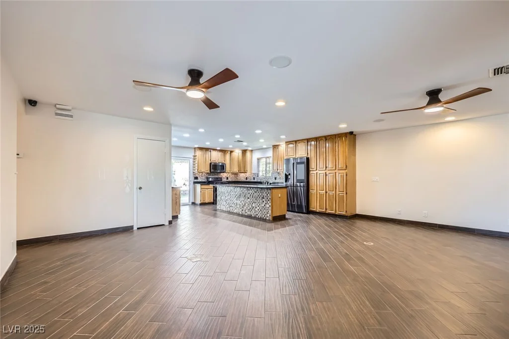 3557 Wayne, Las Vegas, NV 89121