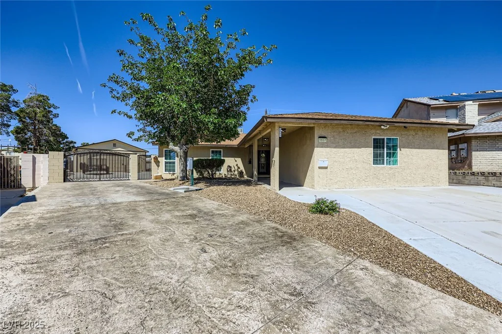 3557 Wayne, Las Vegas, NV 89121