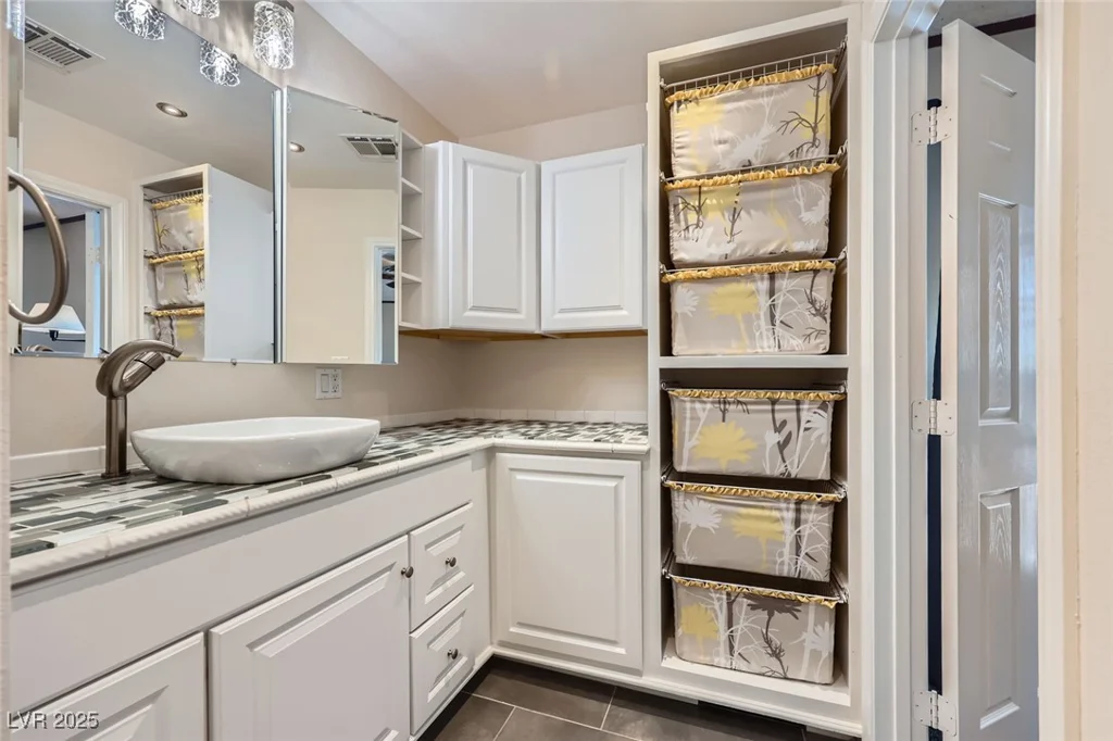 3557 Wayne, Las Vegas, NV 89121