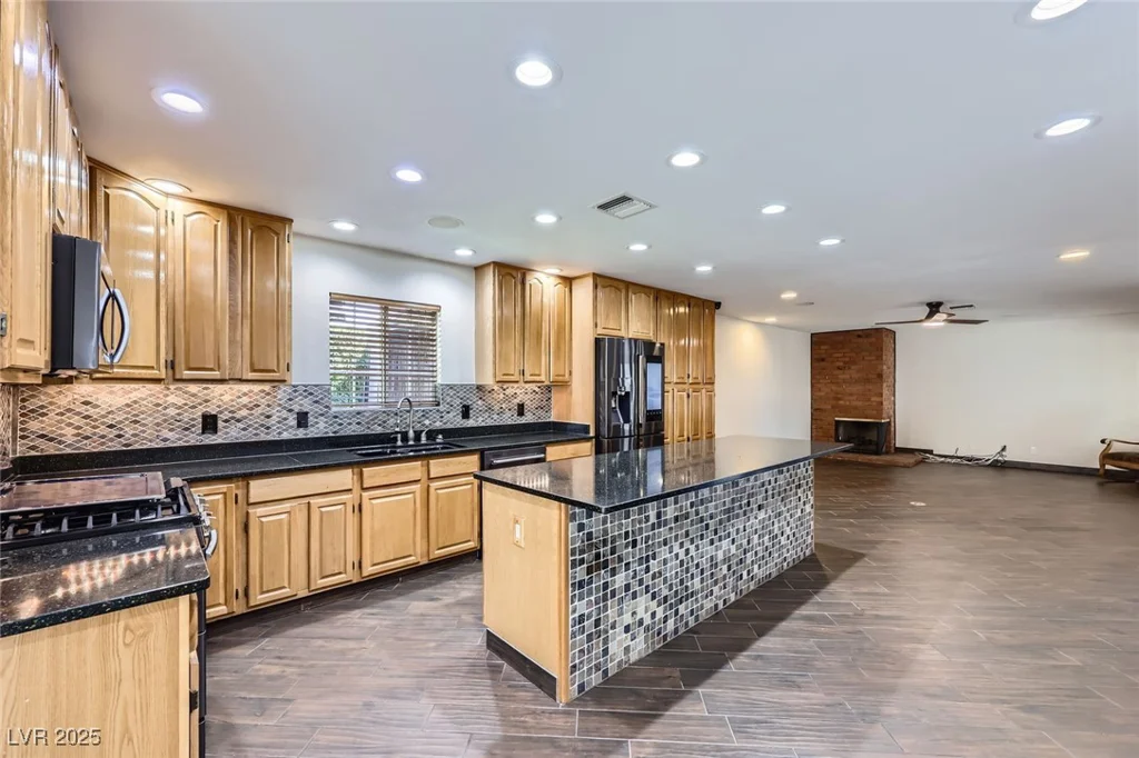 3557 Wayne, Las Vegas, NV 89121