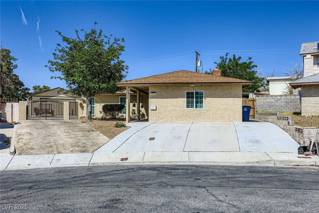 3557 Wayne, Las Vegas, NV 89121