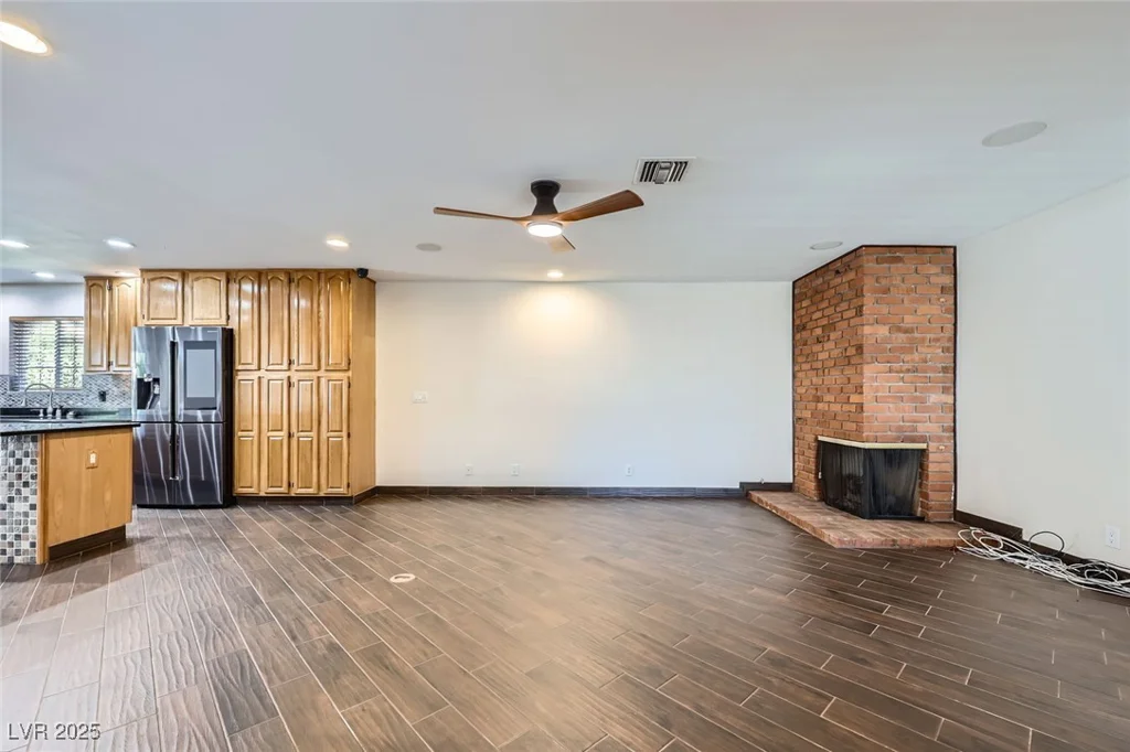 3557 Wayne, Las Vegas, NV 89121