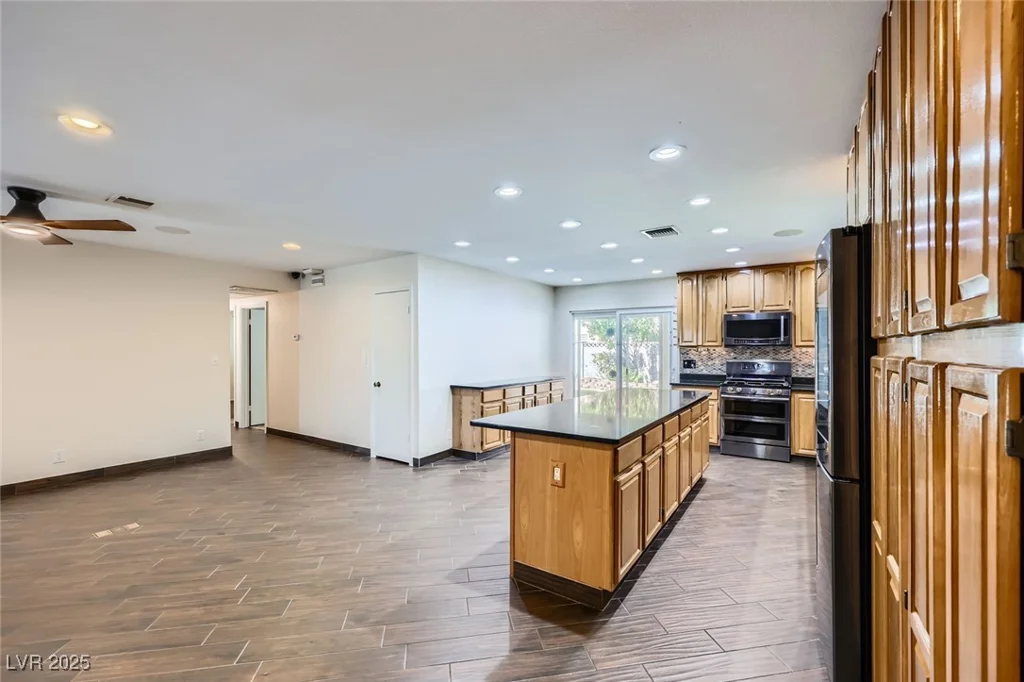 3557 Wayne, Las Vegas, NV 89121