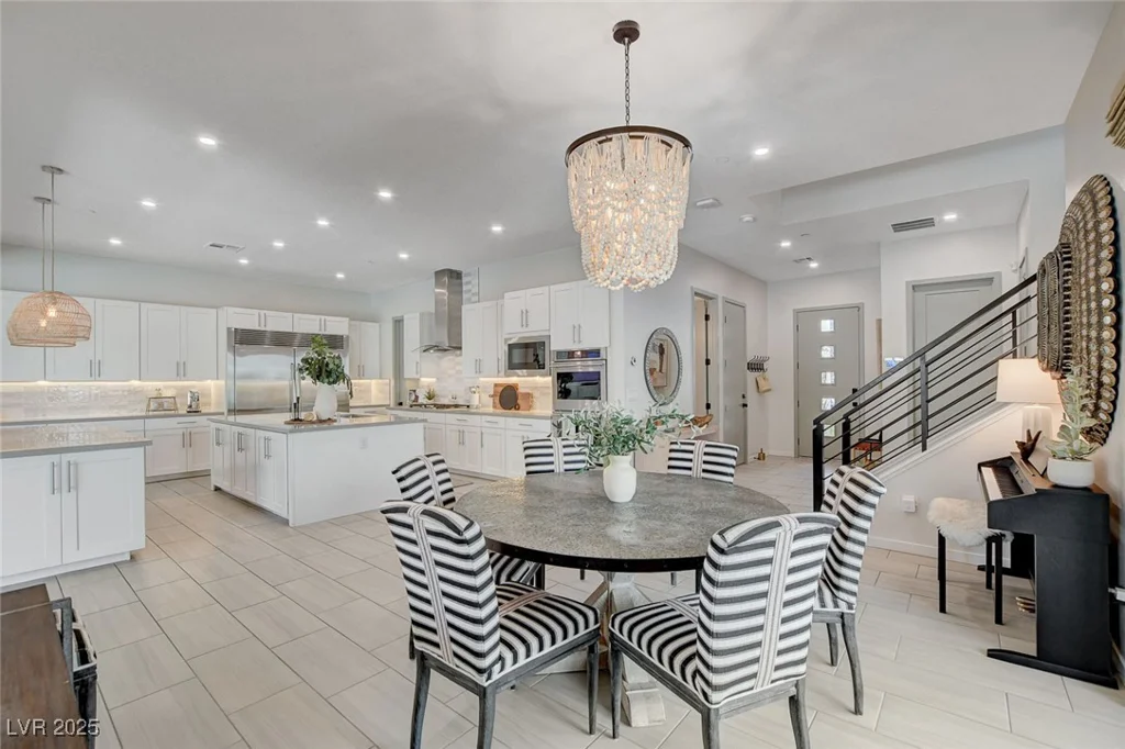 734 Glowing Horizon, Henderson, NV 89052