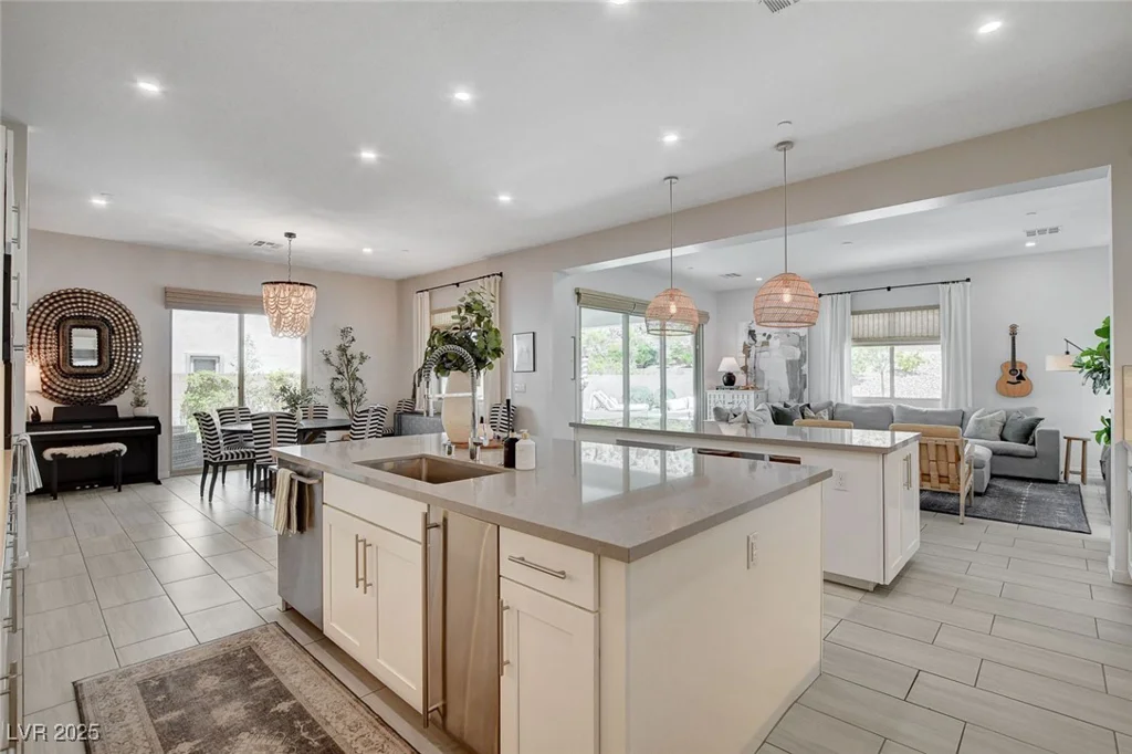 734 Glowing Horizon, Henderson, NV 89052