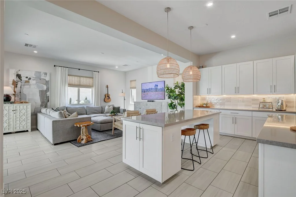 734 Glowing Horizon, Henderson, NV 89052
