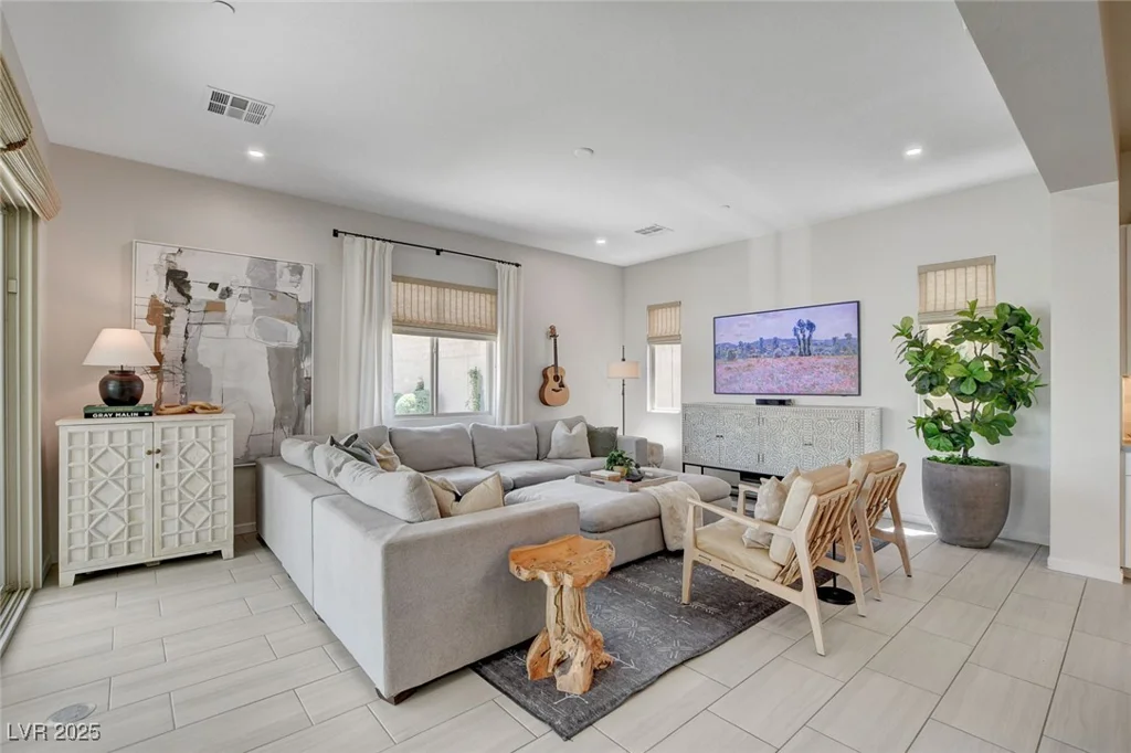 734 Glowing Horizon, Henderson, NV 89052