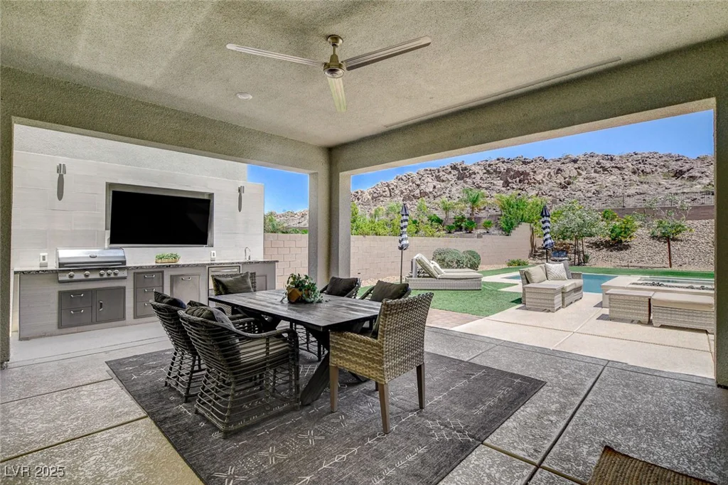 734 Glowing Horizon, Henderson, NV 89052