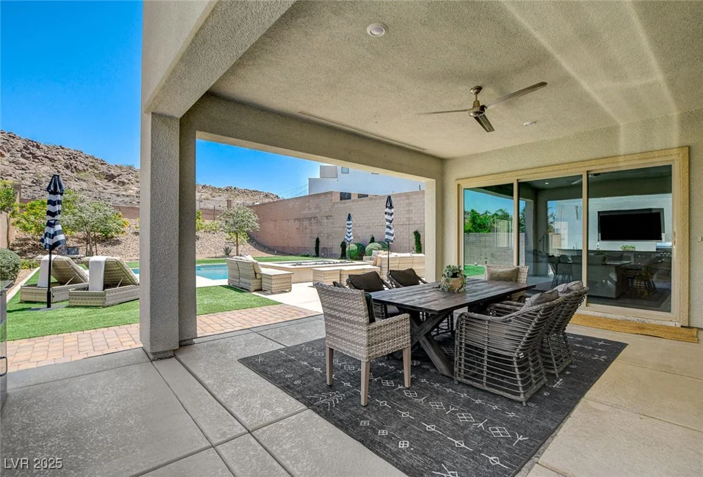 734 Glowing Horizon, Henderson, NV 89052