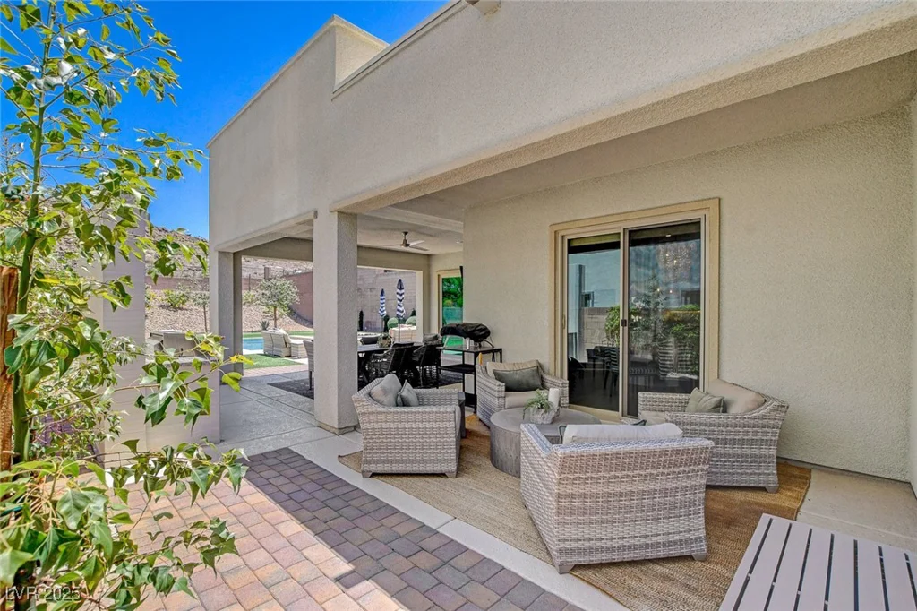 734 Glowing Horizon, Henderson, NV 89052