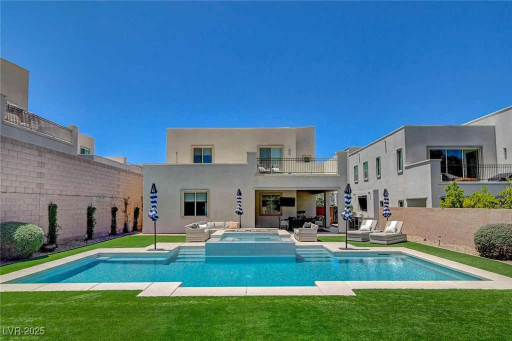 734 Glowing Horizon, Henderson, NV 89052