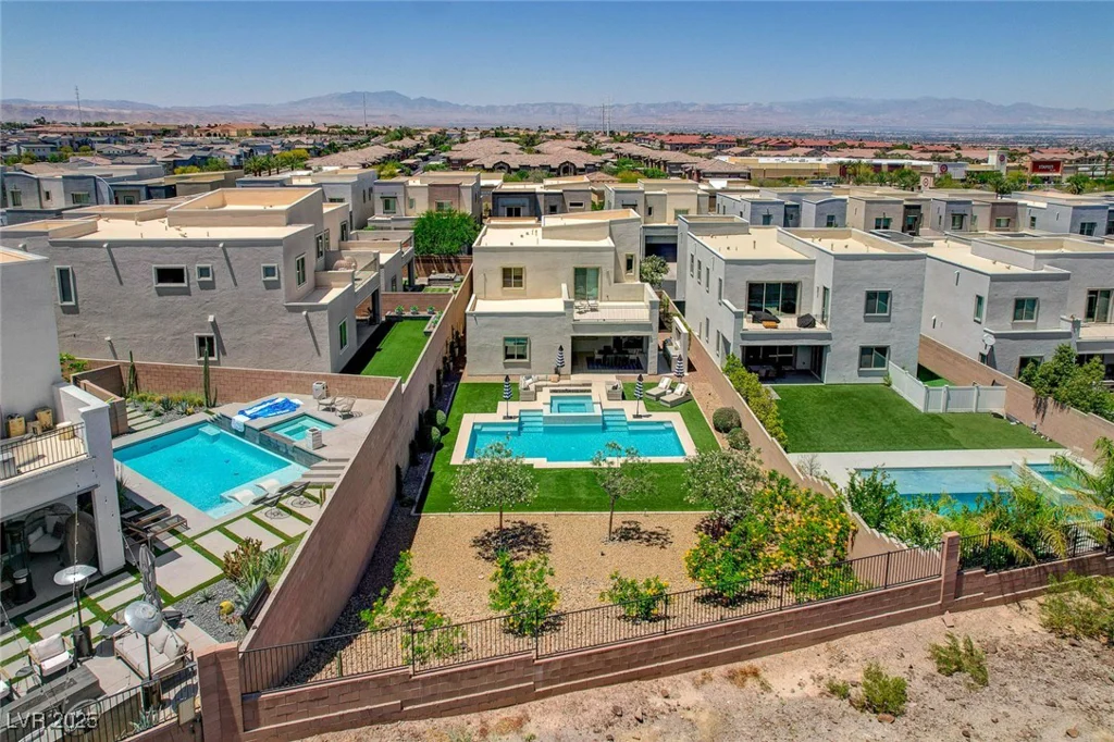 734 Glowing Horizon, Henderson, NV 89052
