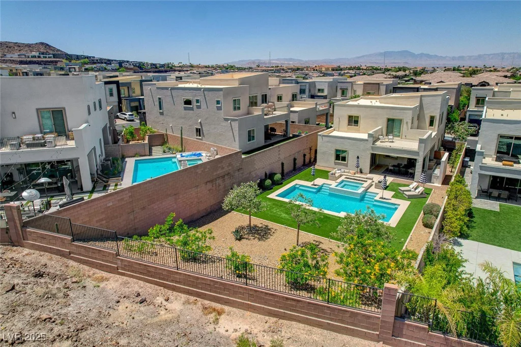 734 Glowing Horizon, Henderson, NV 89052