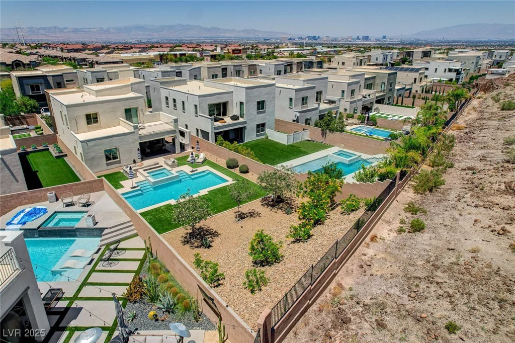 734 Glowing Horizon, Henderson, NV 89052