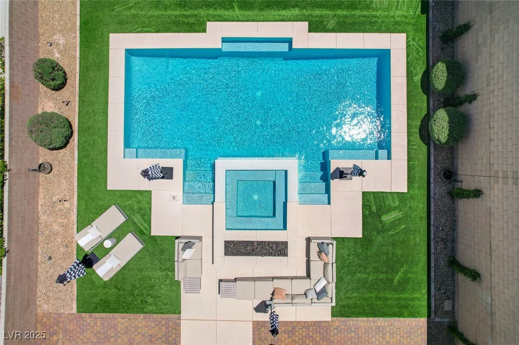 734 Glowing Horizon, Henderson, NV 89052