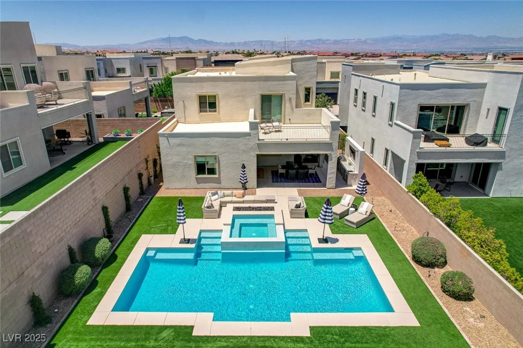 734 Glowing Horizon, Henderson, NV 89052
