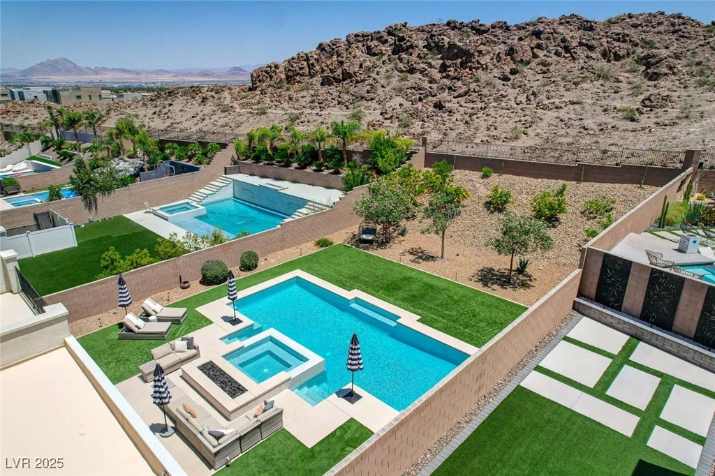 734 Glowing Horizon, Henderson, NV 89052