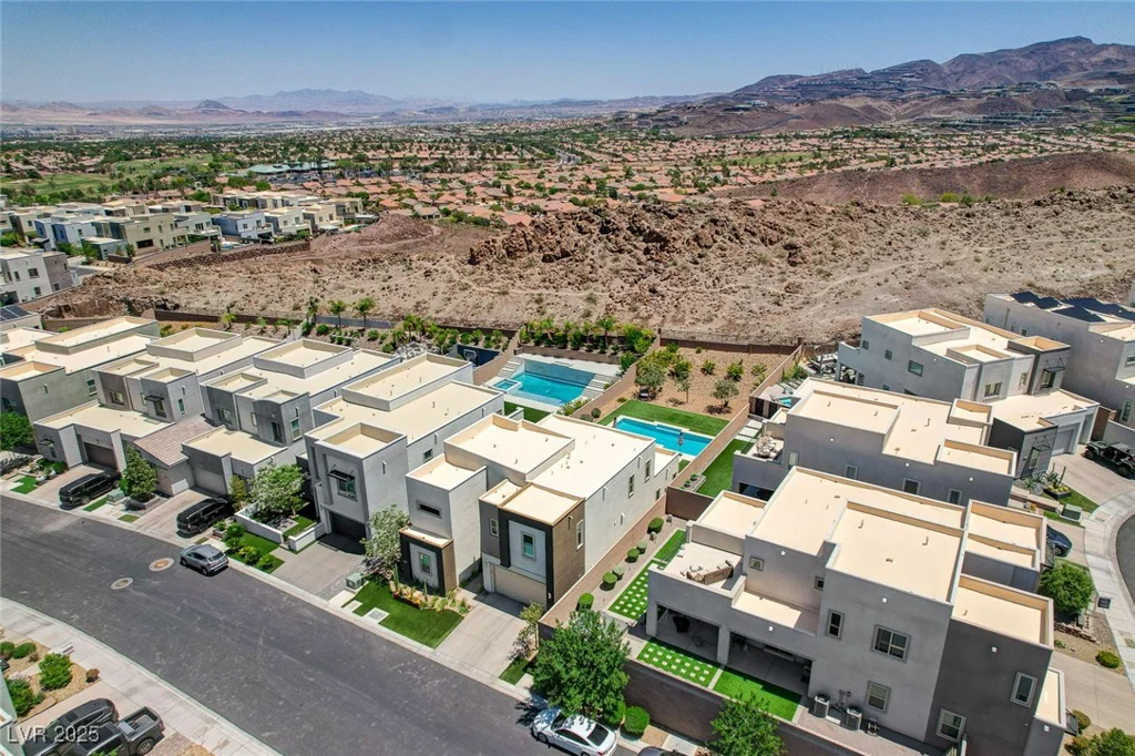 734 Glowing Horizon, Henderson, NV 89052