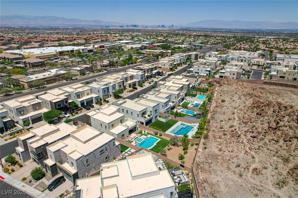 734 Glowing Horizon, Henderson, NV 89052