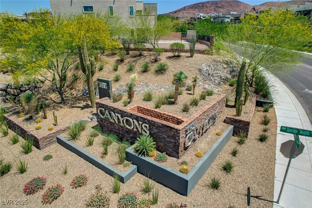 734 Glowing Horizon, Henderson, NV 89052