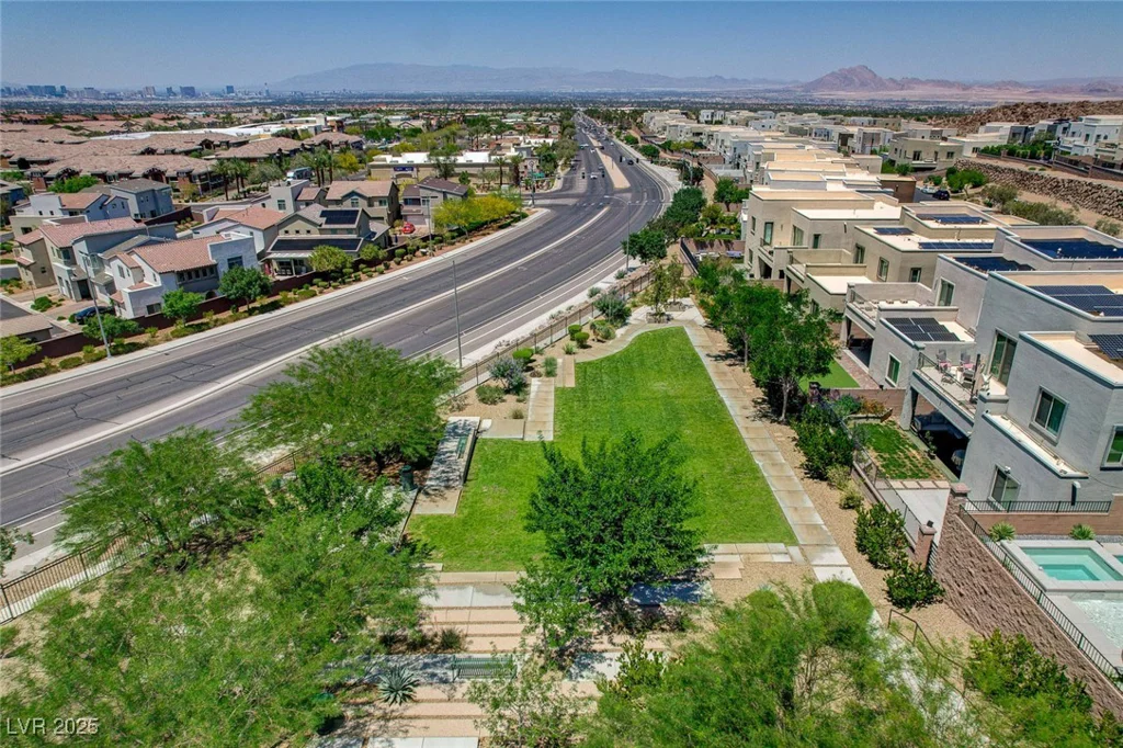 734 Glowing Horizon, Henderson, NV 89052