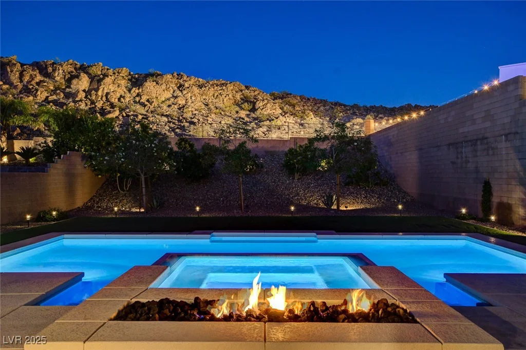 734 Glowing Horizon, Henderson, NV 89052