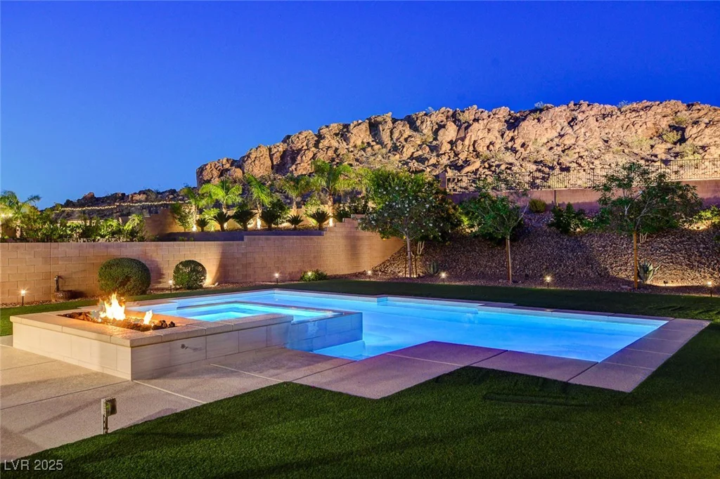 734 Glowing Horizon, Henderson, NV 89052