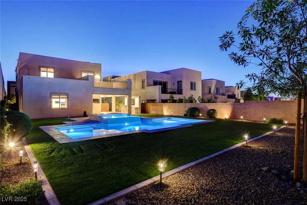 734 Glowing Horizon, Henderson, NV 89052