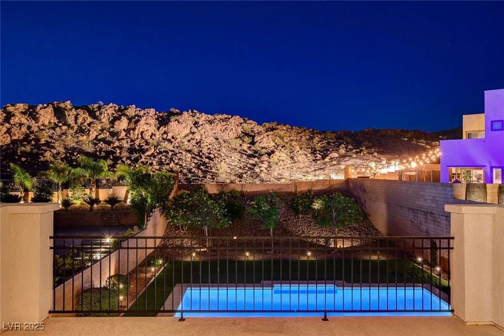 734 Glowing Horizon, Henderson, NV 89052