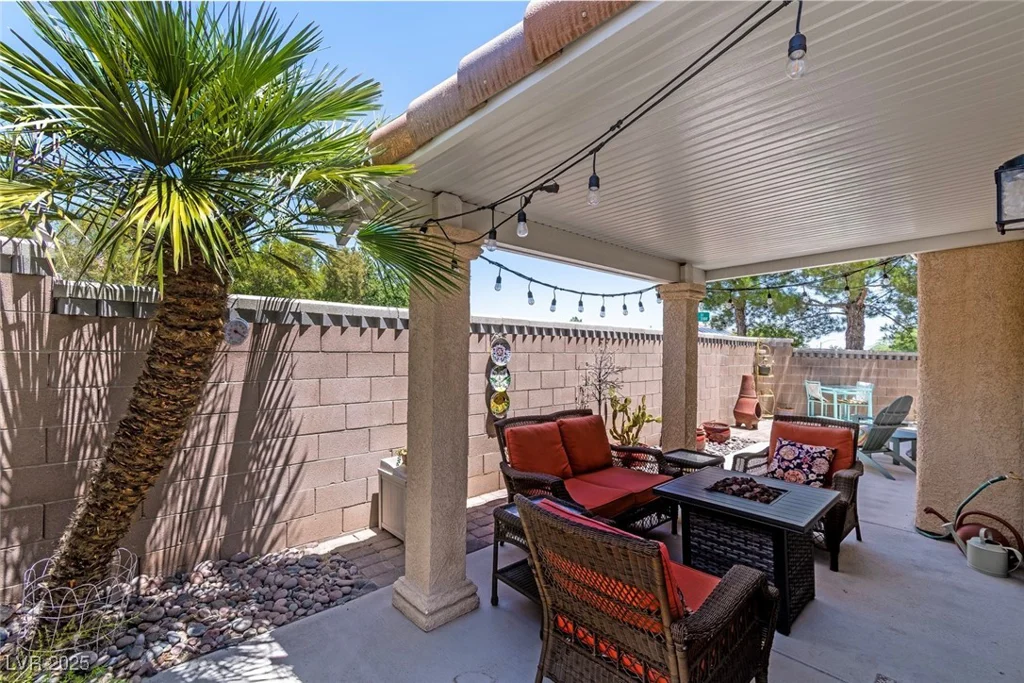 10352 Natural Springs, Las Vegas, NV 89129