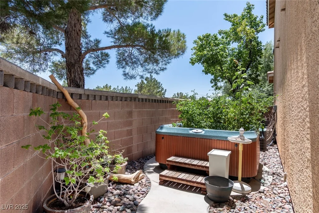 10352 Natural Springs, Las Vegas, NV 89129