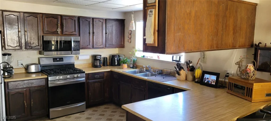 1886 Ludington, Las Vegas, NV 89156